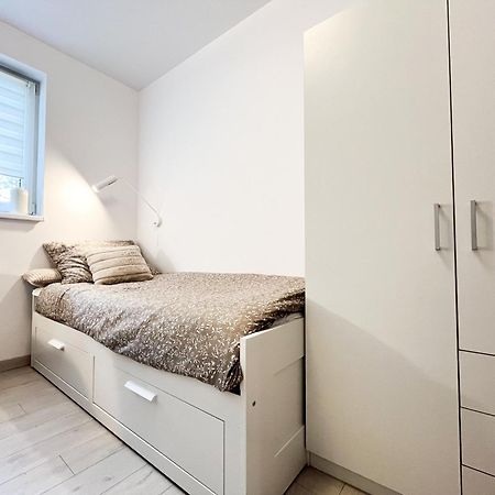 Apartamento Walk To Park, Modern 2Bd Kitchen! Balcony, Parking Breslavia Exterior foto