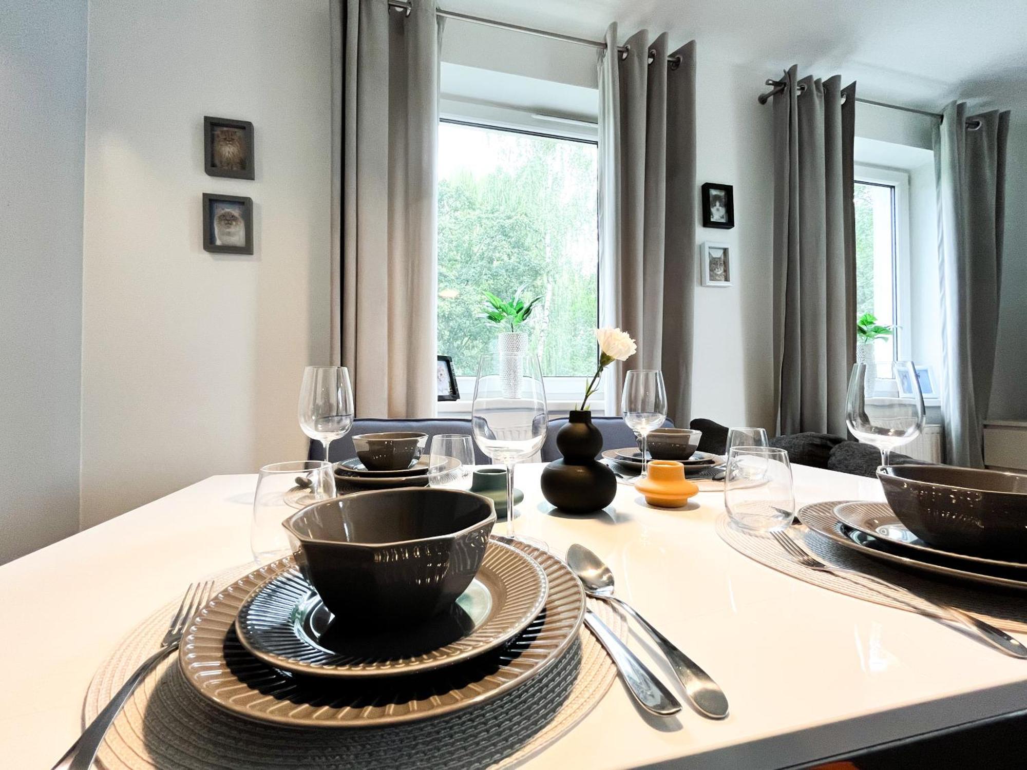 Apartamento Walk To Park, Modern 2Bd Kitchen! Balcony, Parking Breslavia Exterior foto